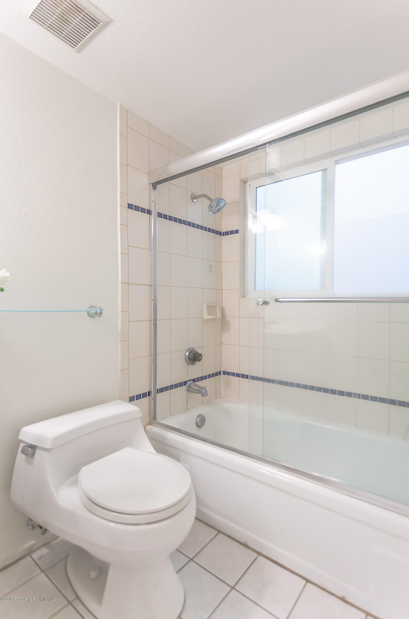 1881 Alpha Road, Unit 2 Glendale, CA 91208 - Photo 12 of 21 1881 Alpha Rd, Glendale-15