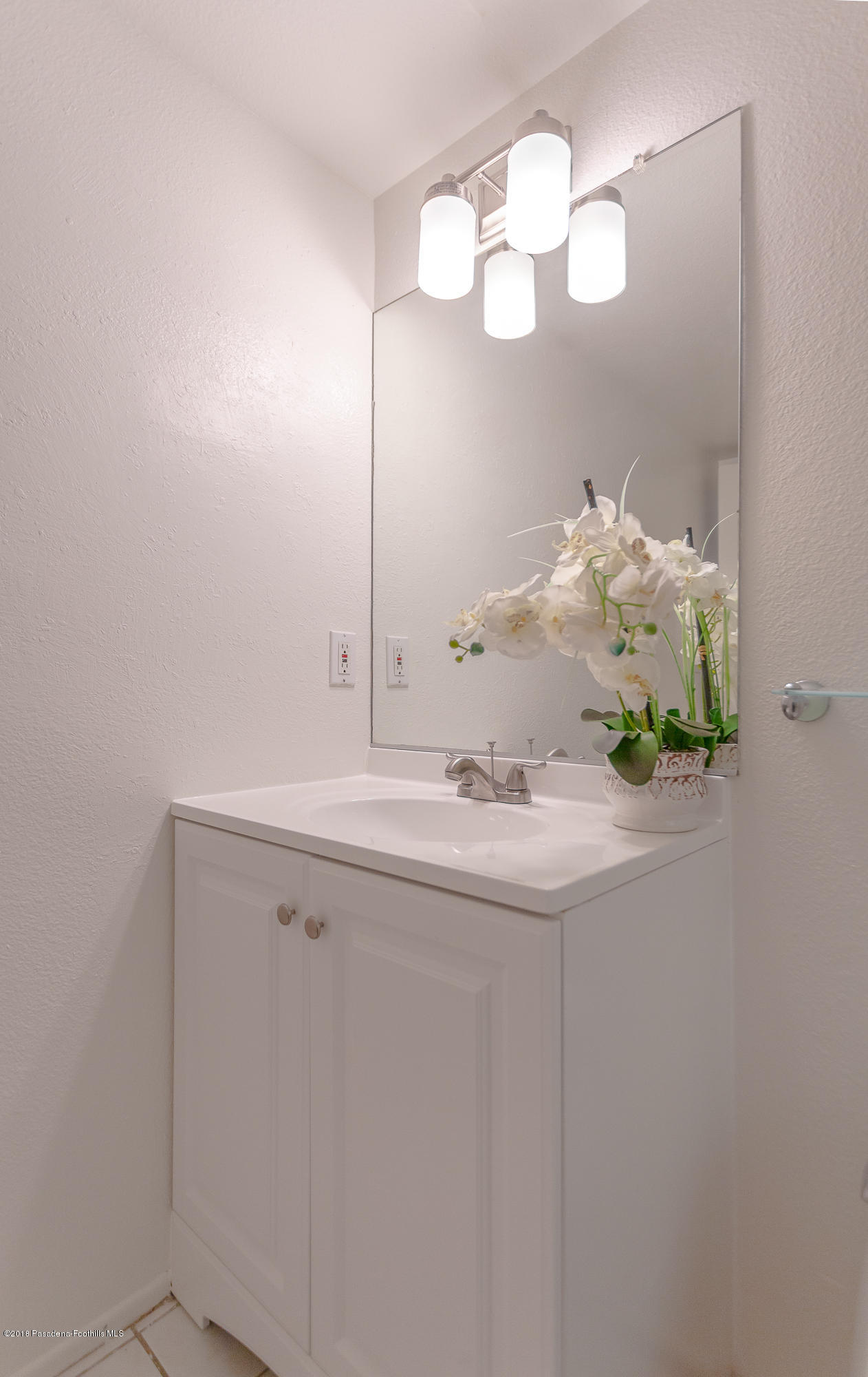 1881 Alpha Road, Unit 2 Glendale, CA 91208 - Photo 13 of 21 1881 Alpha Rd, Glendale-17