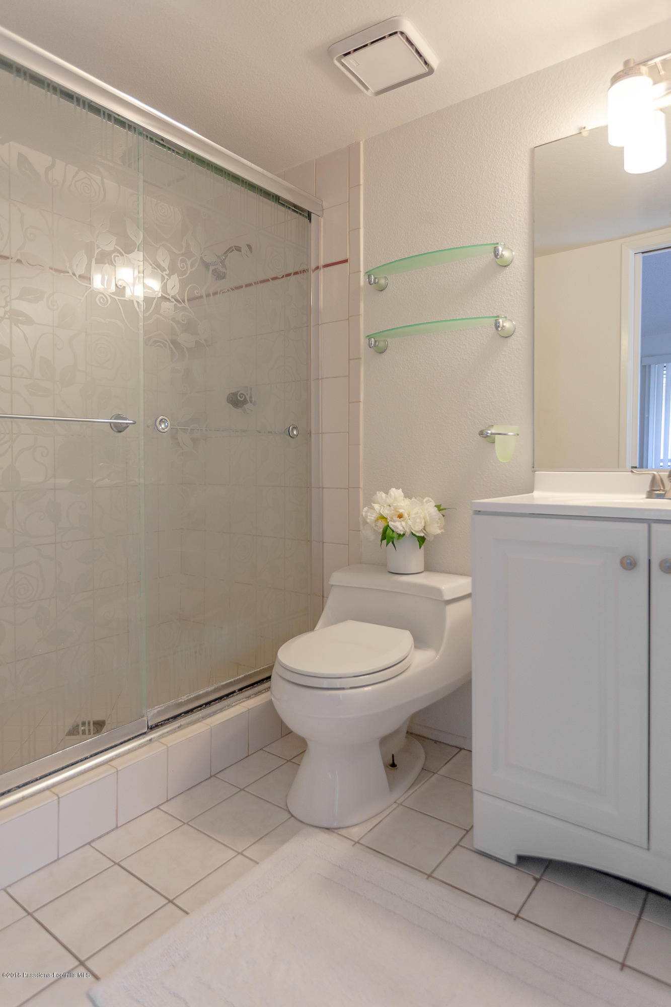 1881 Alpha Road, Unit 2 Glendale, CA 91208 - Photo 18 of 21 1881 Alpha Rd, Glendale-26
