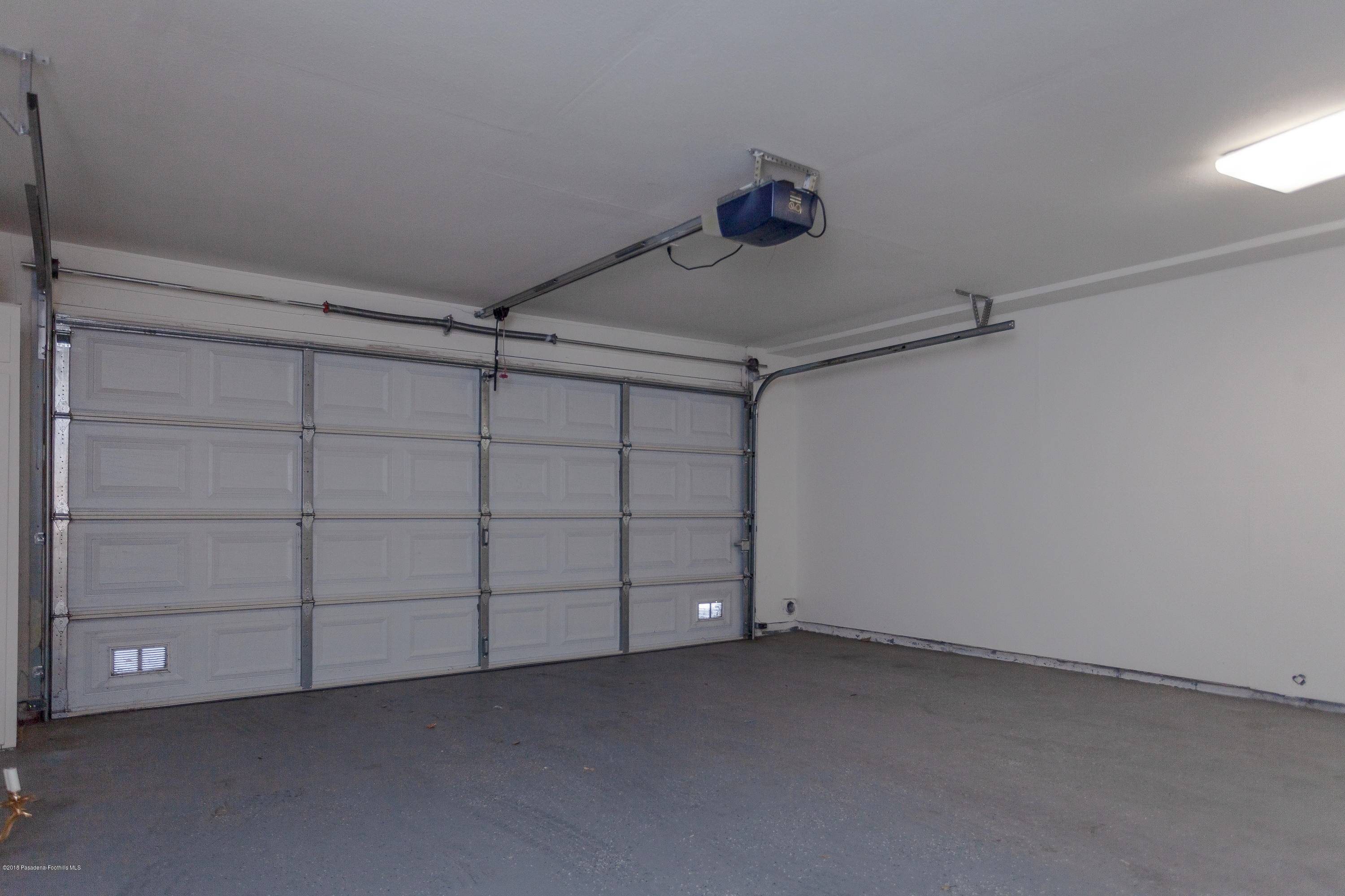 1881 Alpha Road, Unit 2 Glendale, CA 91208 - Photo 19 of 21 1881 Alpha Rd, Glendale-27