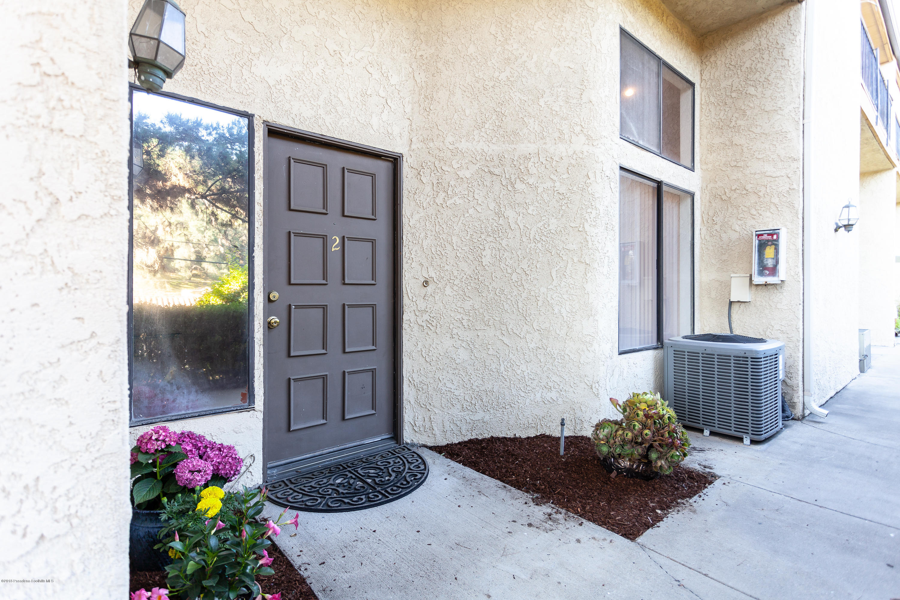 1881 Alpha Road, Unit 2 Glendale, CA 91208 - Photo 20 of 21 1881 Alpha Rd, Glendale-31