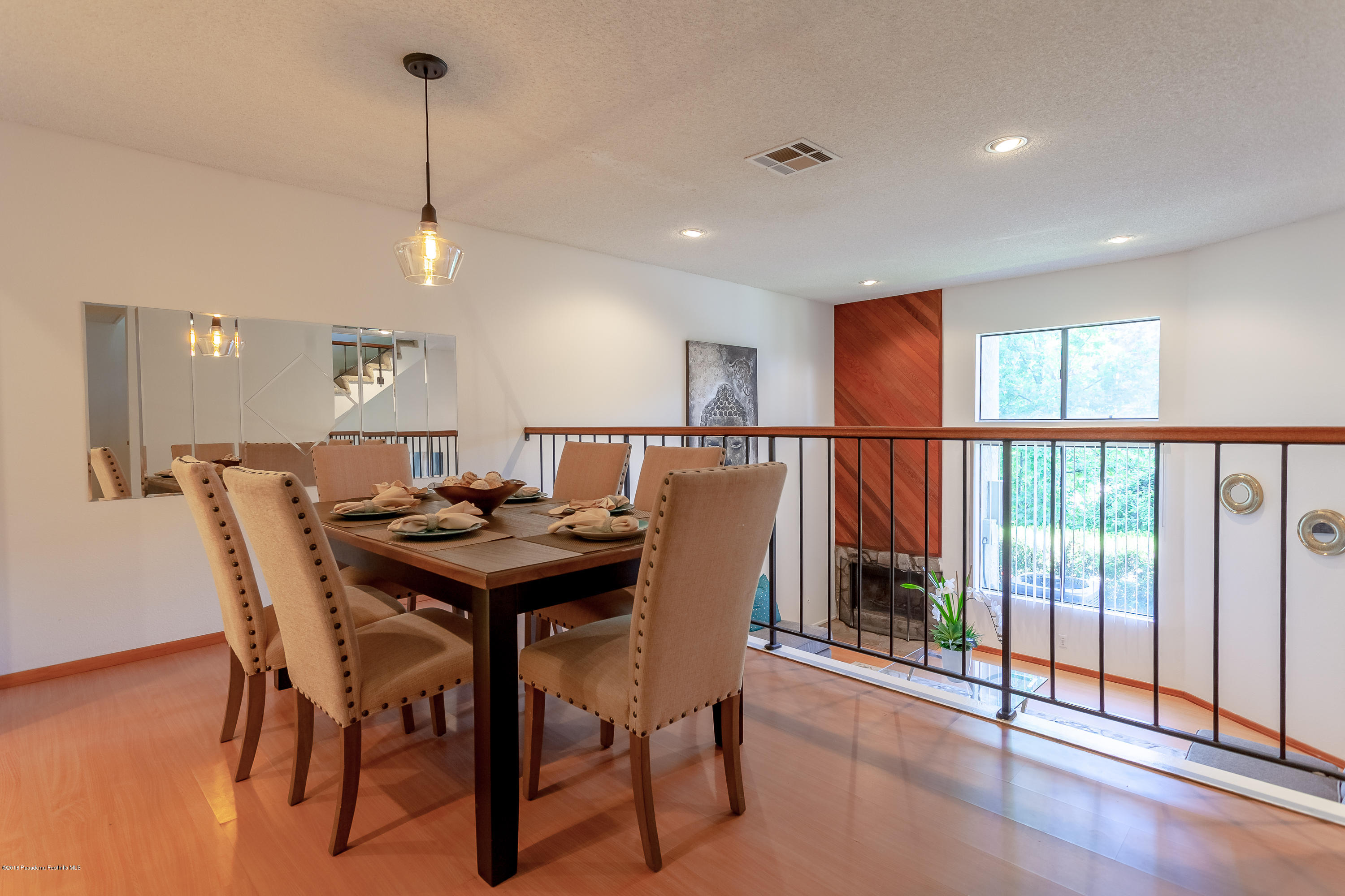 1881 Alpha Road, Unit 2 Glendale, CA 91208 - Photo 4 of 21 1881 Alpha Rd, Glendale-4