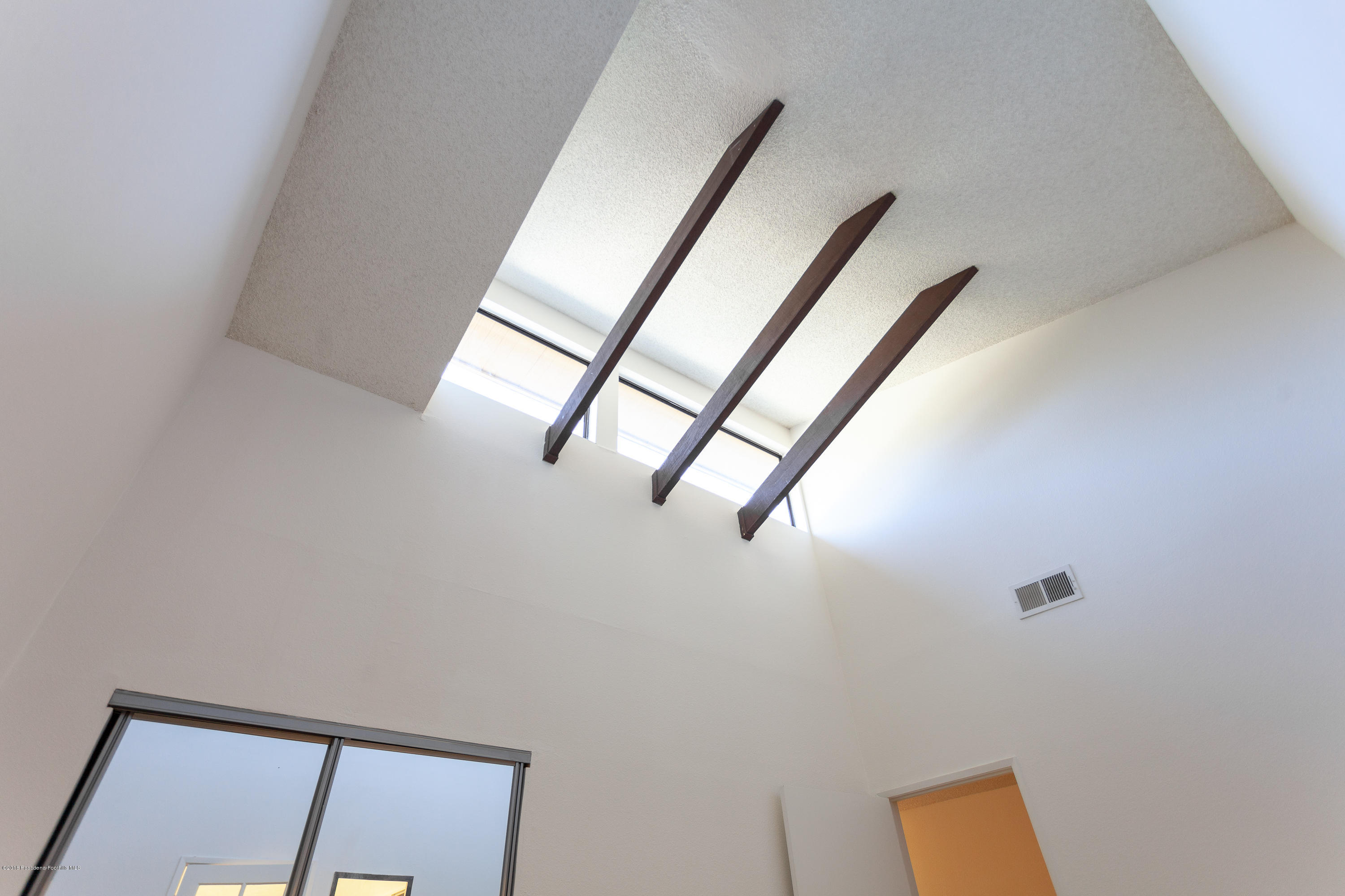 1881 Alpha Road, Unit 2 Glendale, CA 91208 - Photo 10 of 21 1881 Alpha Rd, Glendale-14