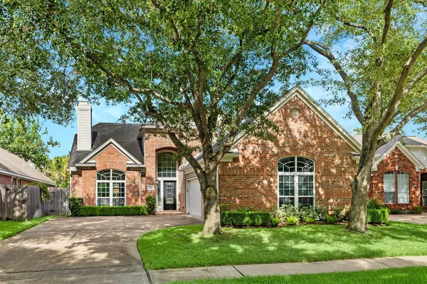 $395,000 | 3319 Shadowfern Drive, Houston, TX 77082