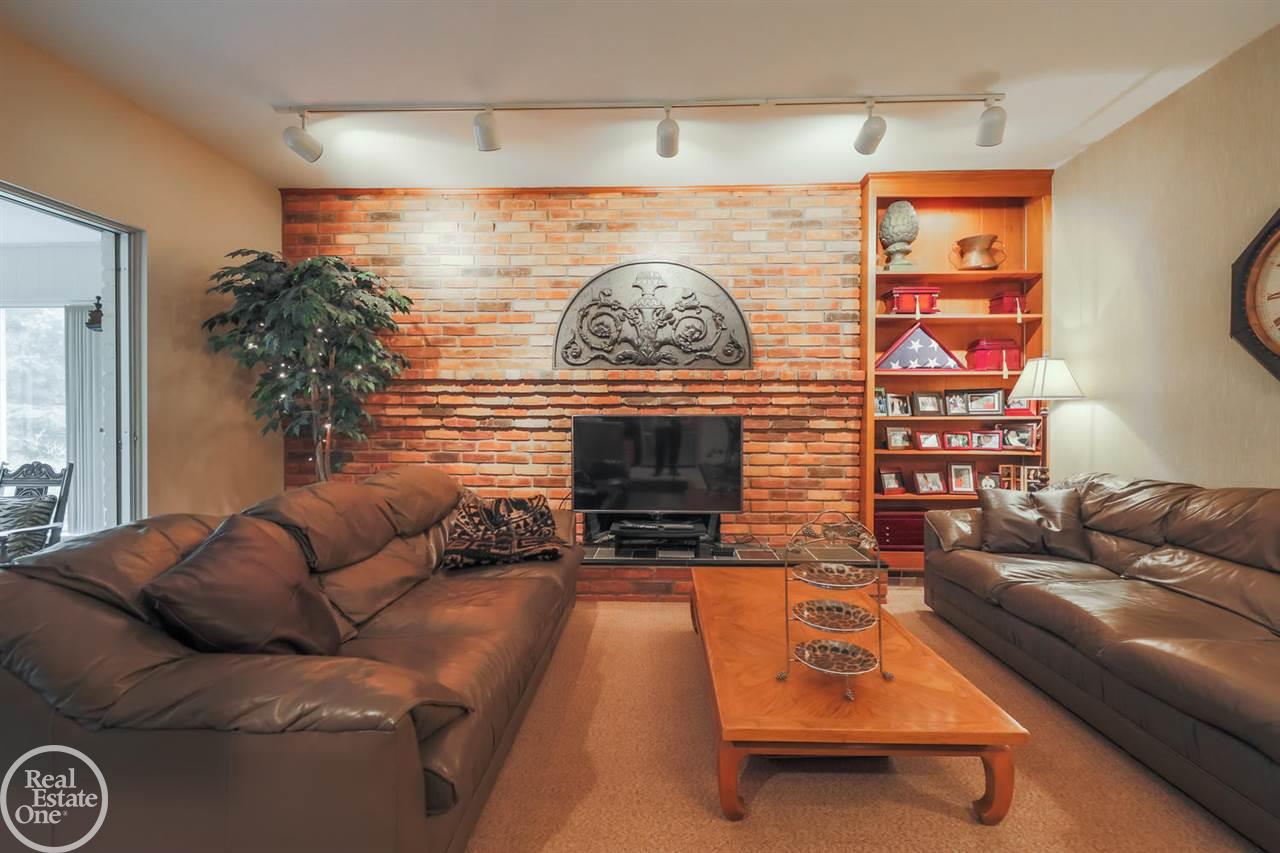 5517 Commerce Road West Bloomfield, MI 48324 - Photo 27 of 33