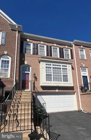 $3,900 | 5722 Governors Pond Circle, Alexandria, VA 22310