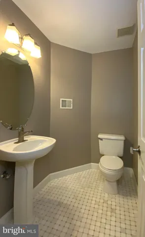 $3,900 | 5722 Governors Pond Circle, Alexandria, VA 22310