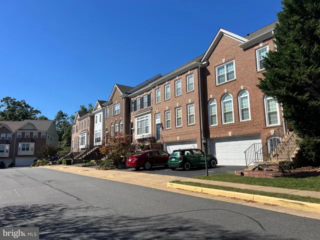 $3,900 | 5722 Governors Pond Circle, Alexandria, VA 22310