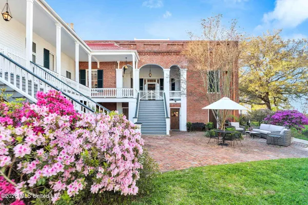 $1,985,000 | 305 South Broadway Street, Natchez, MS 39120