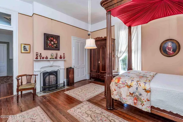 $1,985,000 | 305 South Broadway Street, Natchez, MS 39120