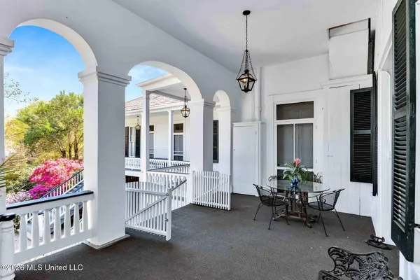 $1,985,000 | 305 South Broadway Street, Natchez, MS 39120