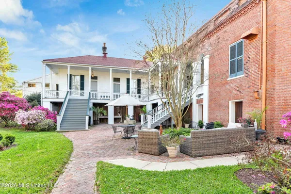$1,985,000 | 305 South Broadway Street, Natchez, MS 39120