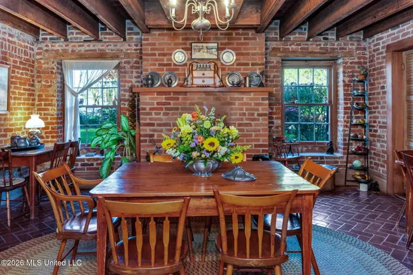 $1,985,000 | 305 South Broadway Street, Natchez, MS 39120