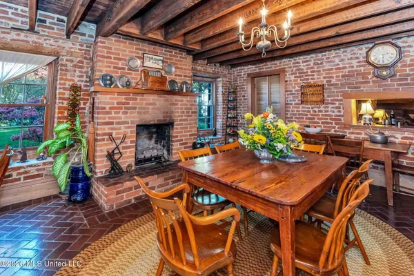 $1,985,000 | 305 South Broadway Street, Natchez, MS 39120