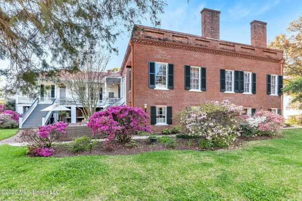 $1,985,000 | 305 South Broadway Street, Natchez, MS 39120