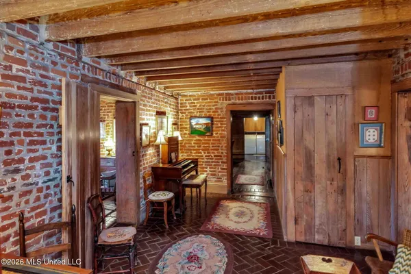 $1,985,000 | 305 South Broadway Street, Natchez, MS 39120