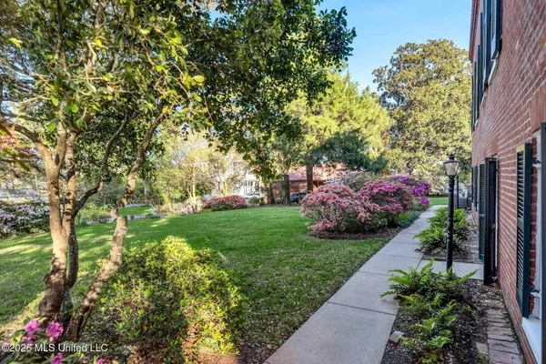 $1,985,000 | 305 South Broadway Street, Natchez, MS 39120