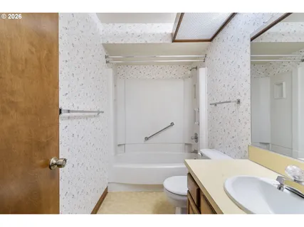 $179,900 | 10840 Southwest Meadowbrook Drive, Unit 57, Portland, OR 97224