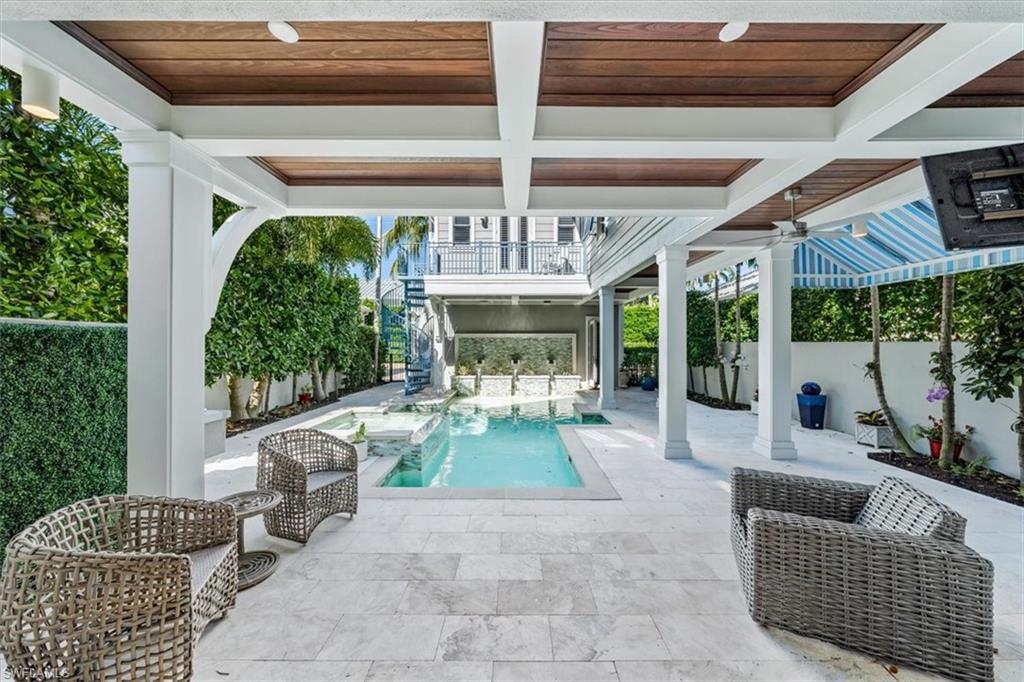 52 6th Street South Naples, FL 34102 - Photo 2 of 35