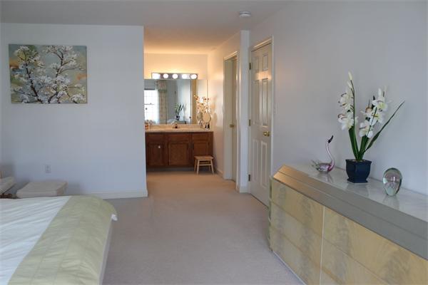 28 Stonegate Road, Unit 28 Chelmsford, MA 01824 - Photo 6 of 14 Gallery Image 6