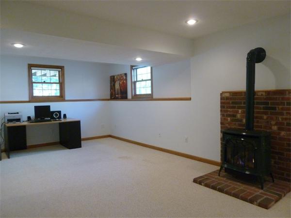 28 Stonegate Road, Unit 28 Chelmsford, MA 01824 - Photo 10 of 14 Gallery Image 10