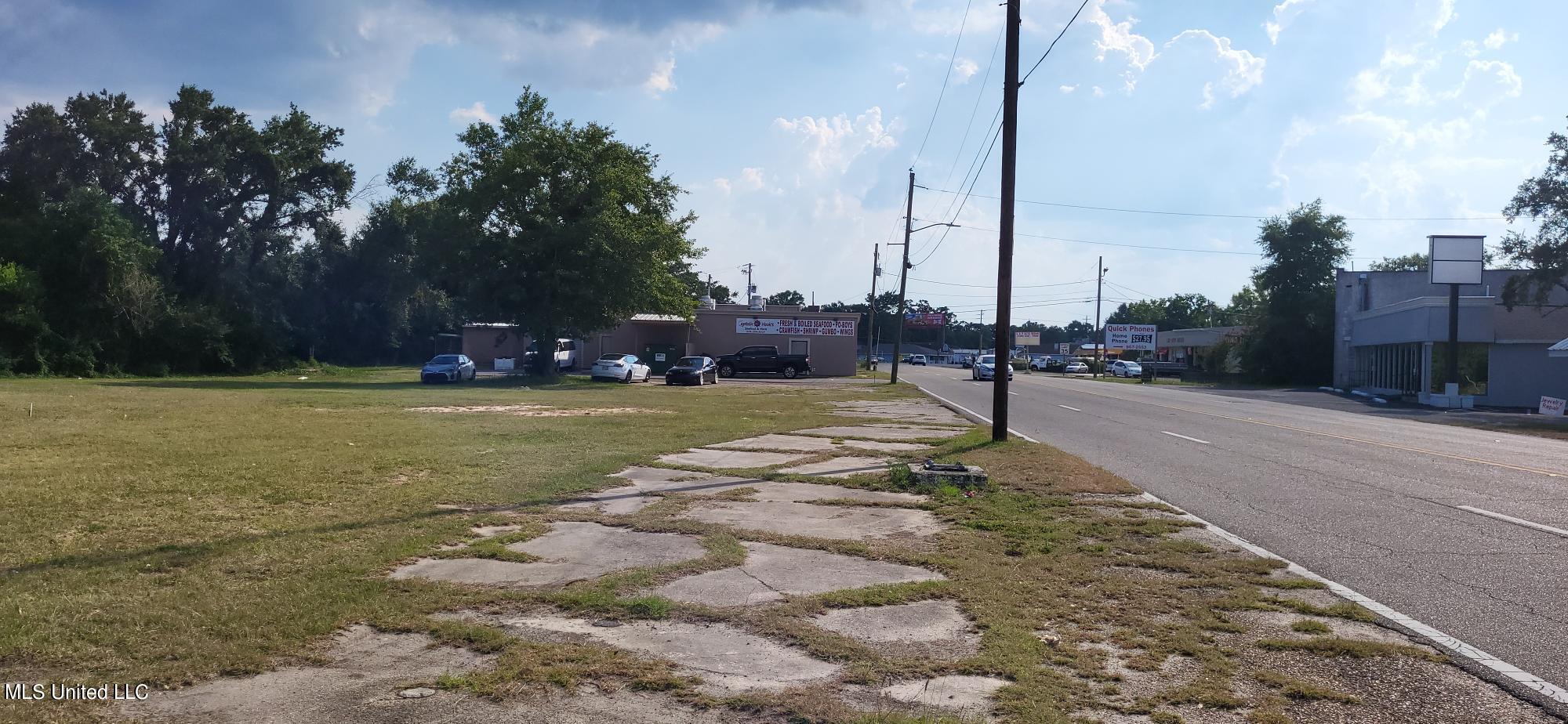 1503 Pass Road Gulfport, MS 39501 - Photo 8 of 9 4
