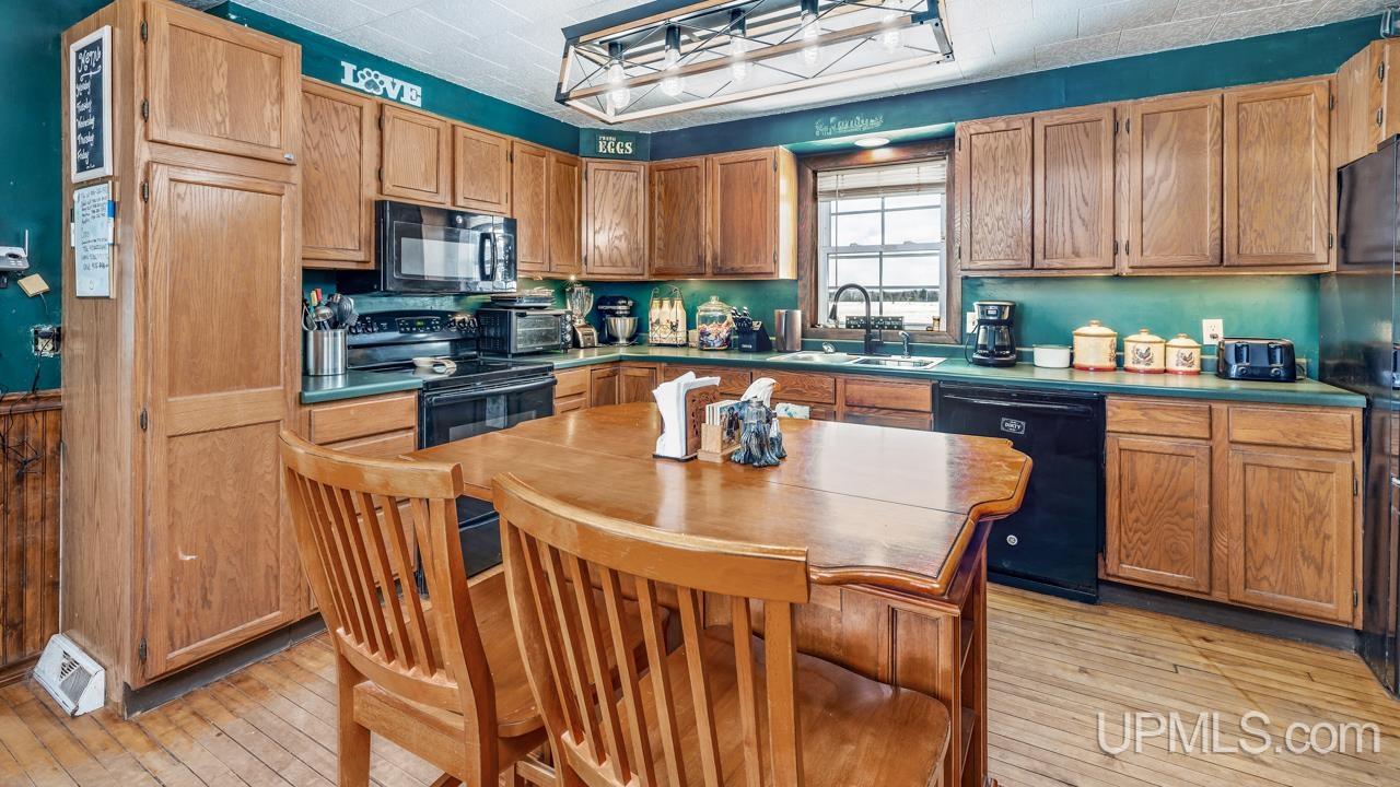2307 County B Road Florence, WI 54121 - Photo 8 of 36 Gallery Image 8