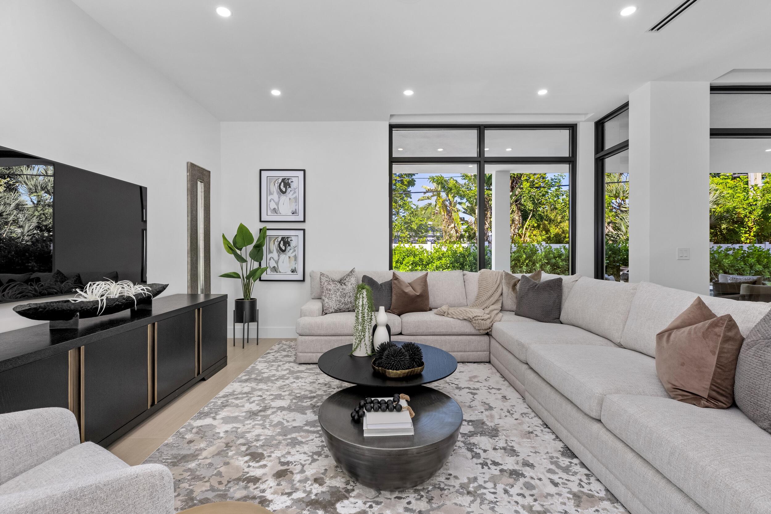 957 Southwest 12th Street Boca Raton, FL 33486 - Photo 10 of 65 Living Area