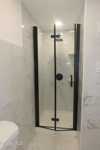 $2,000 | 888 Lancaster Street, Unit LOWER LEVEL, Albany, NY 12203