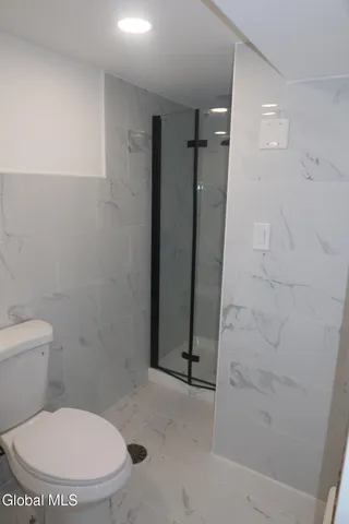 $2,000 | 888 Lancaster Street, Unit LOWER LEVEL, Albany, NY 12203