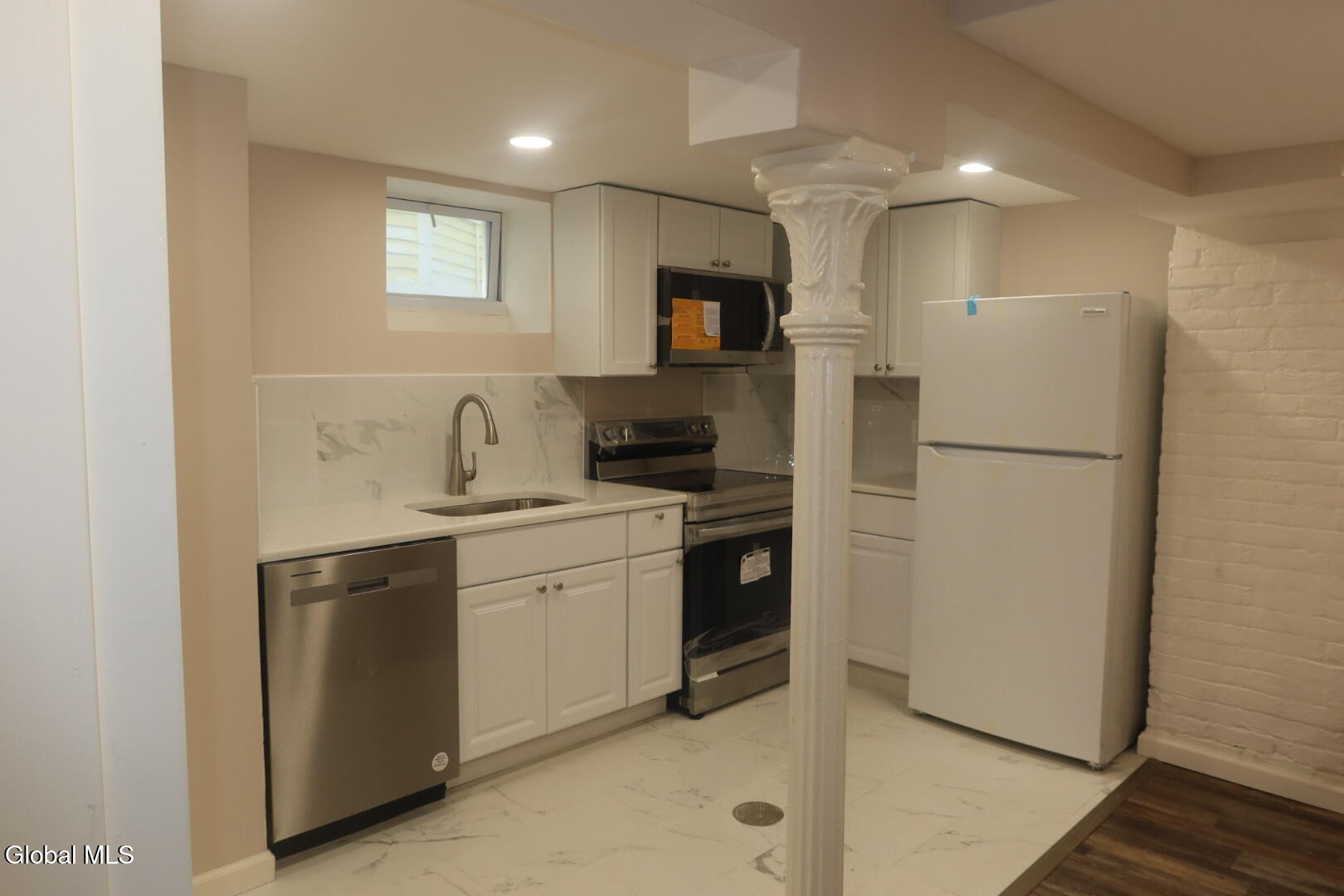 888 Lancaster Street, Unit LOWER LEVEL Albany, NY 12203 - Photo 4 of 20 IMG_1168