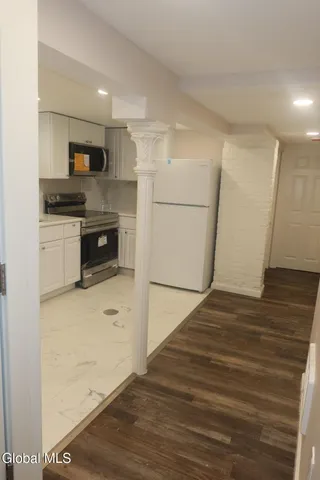 $2,000 | 888 Lancaster Street, Unit LOWER LEVEL, Albany, NY 12203
