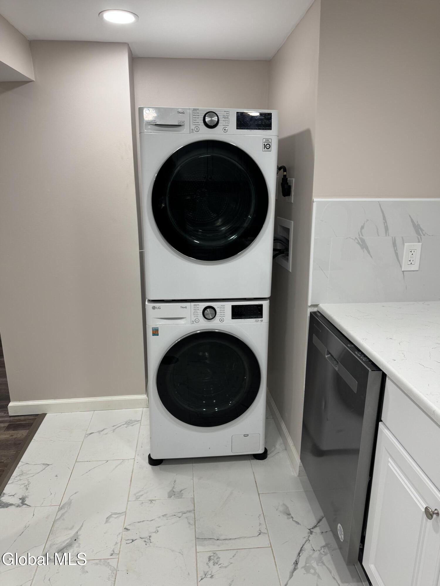 888 Lancaster Street, Unit LOWER LEVEL Albany, NY 12203 - Photo 6 of 20 IMG_4122