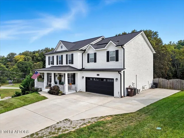 $773,800 | 2223 Hickory Crest Lane, Knoxville, TN 37932