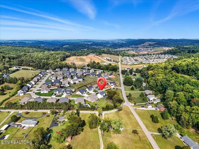 $773,800 | 2223 Hickory Crest Lane, Knoxville, TN 37932