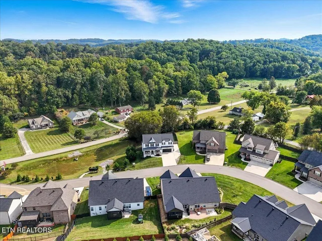 $773,800 | 2223 Hickory Crest Lane, Knoxville, TN 37932
