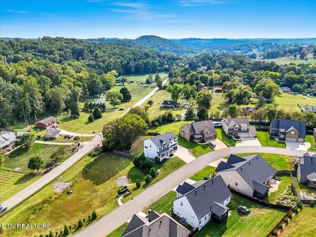 $773,800 | 2223 Hickory Crest Lane, Knoxville, TN 37932