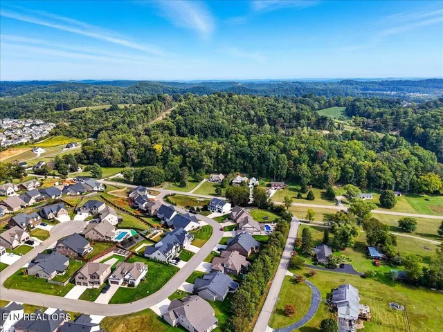 $773,800 | 2223 Hickory Crest Lane, Knoxville, TN 37932