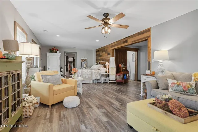 $773,800 | 2223 Hickory Crest Lane, Knoxville, TN 37932