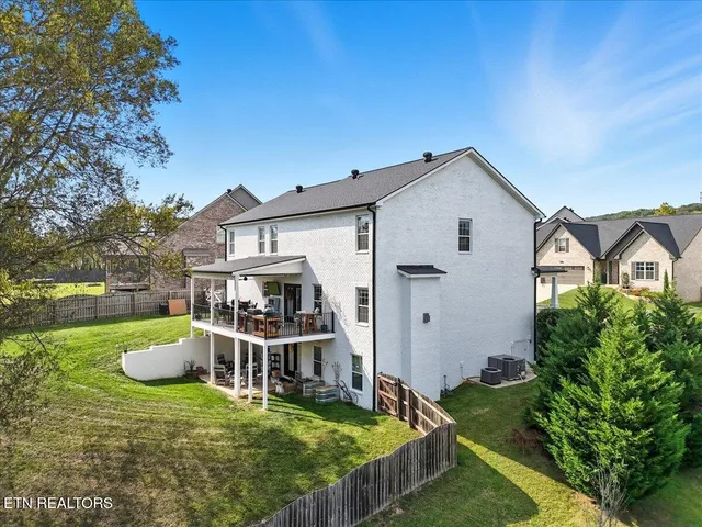 $773,800 | 2223 Hickory Crest Lane, Knoxville, TN 37932