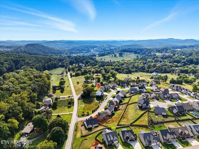 $773,800 | 2223 Hickory Crest Lane, Knoxville, TN 37932