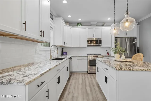 $773,800 | 2223 Hickory Crest Lane, Knoxville, TN 37932