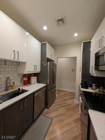 $2,750 | 124 East Main Street, Unit 211, Denville, NJ 07834