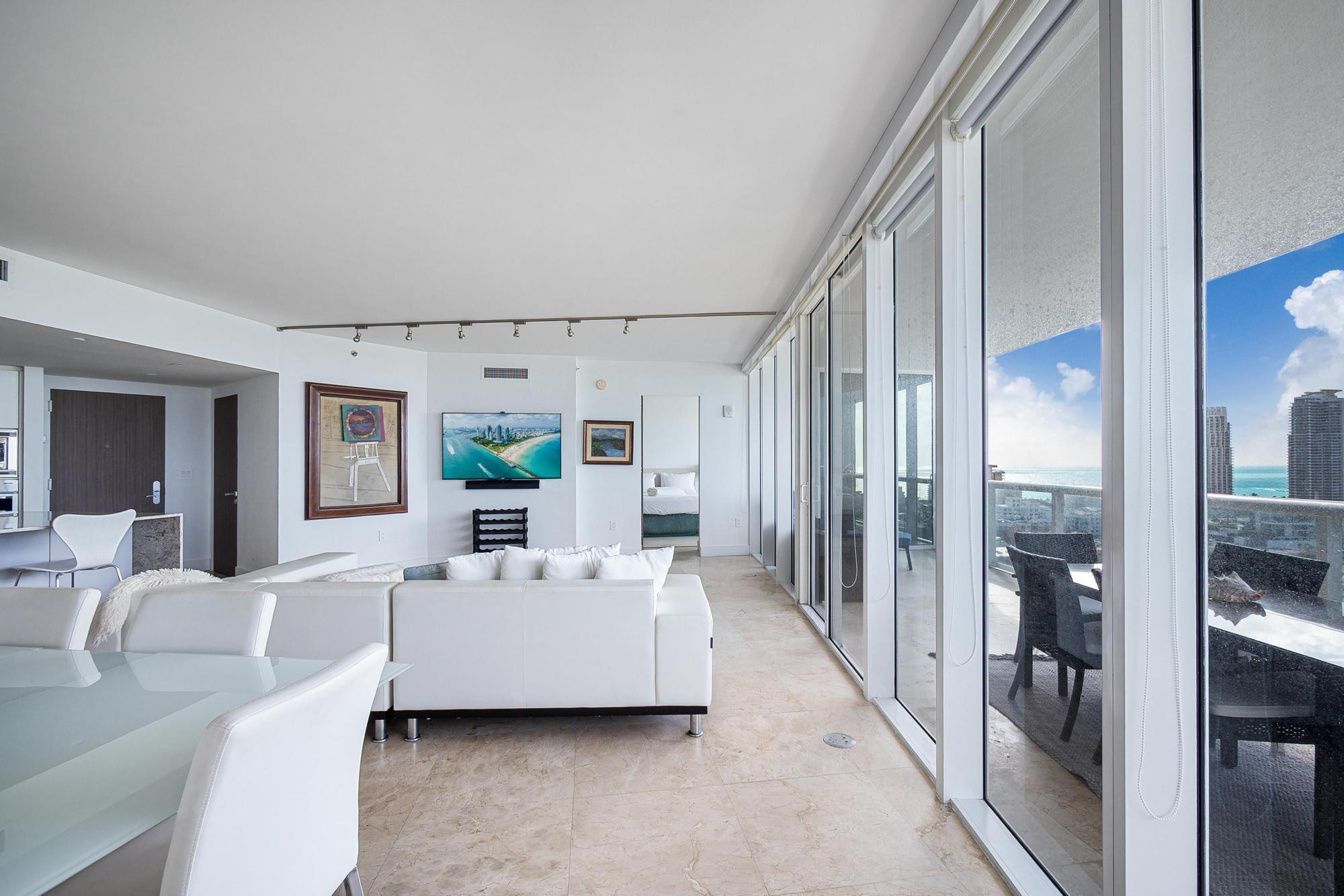 400 Alton Road, Unit 2208 Miami Beach, FL 33139 - Photo 13 of 36 Photo 13