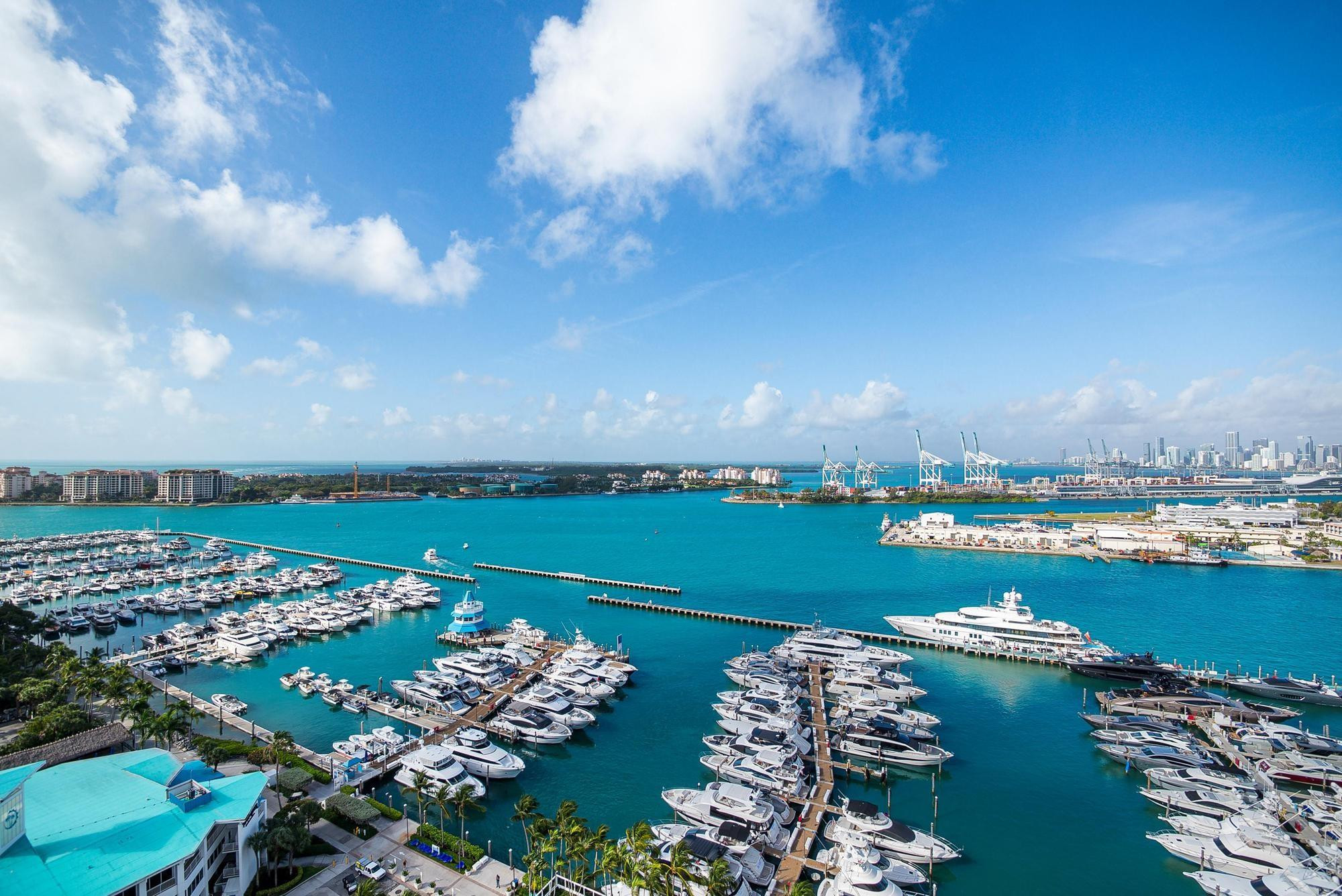 400 Alton Road, Unit 2208 Miami Beach, FL 33139 - Photo 15 of 36 Photo 15