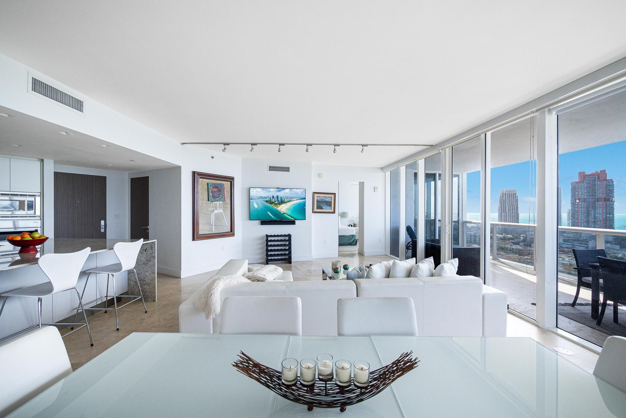 400 Alton Road, Unit 2208 Miami Beach, FL 33139 - Photo 3 of 36 Photo 3