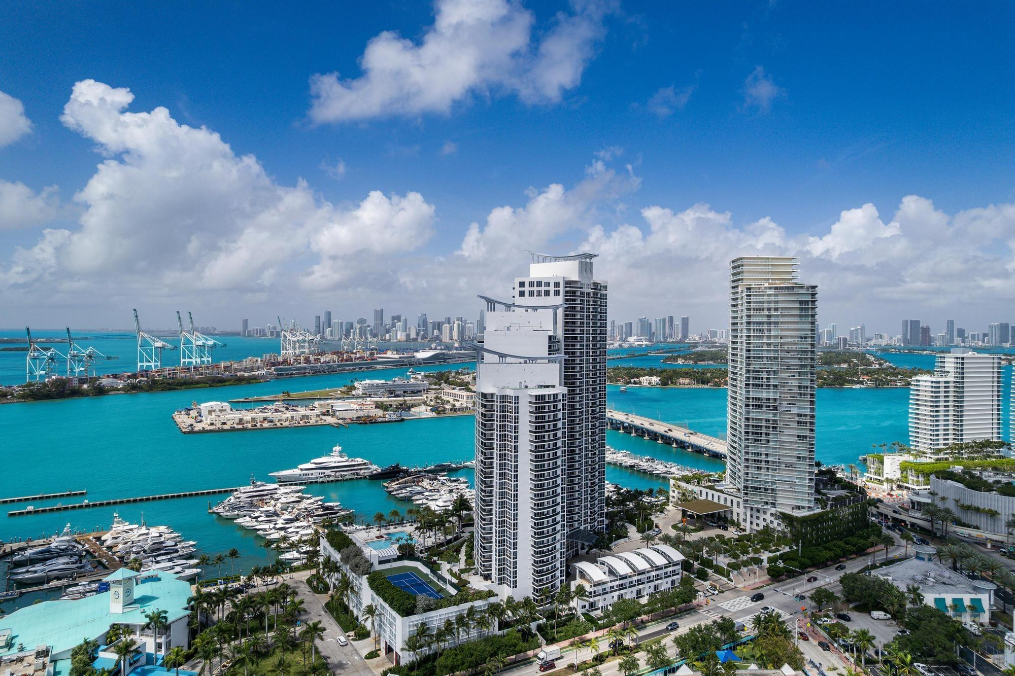 400 Alton Road, Unit 2208 Miami Beach, FL 33139 - Photo 35 of 36 Photo 35