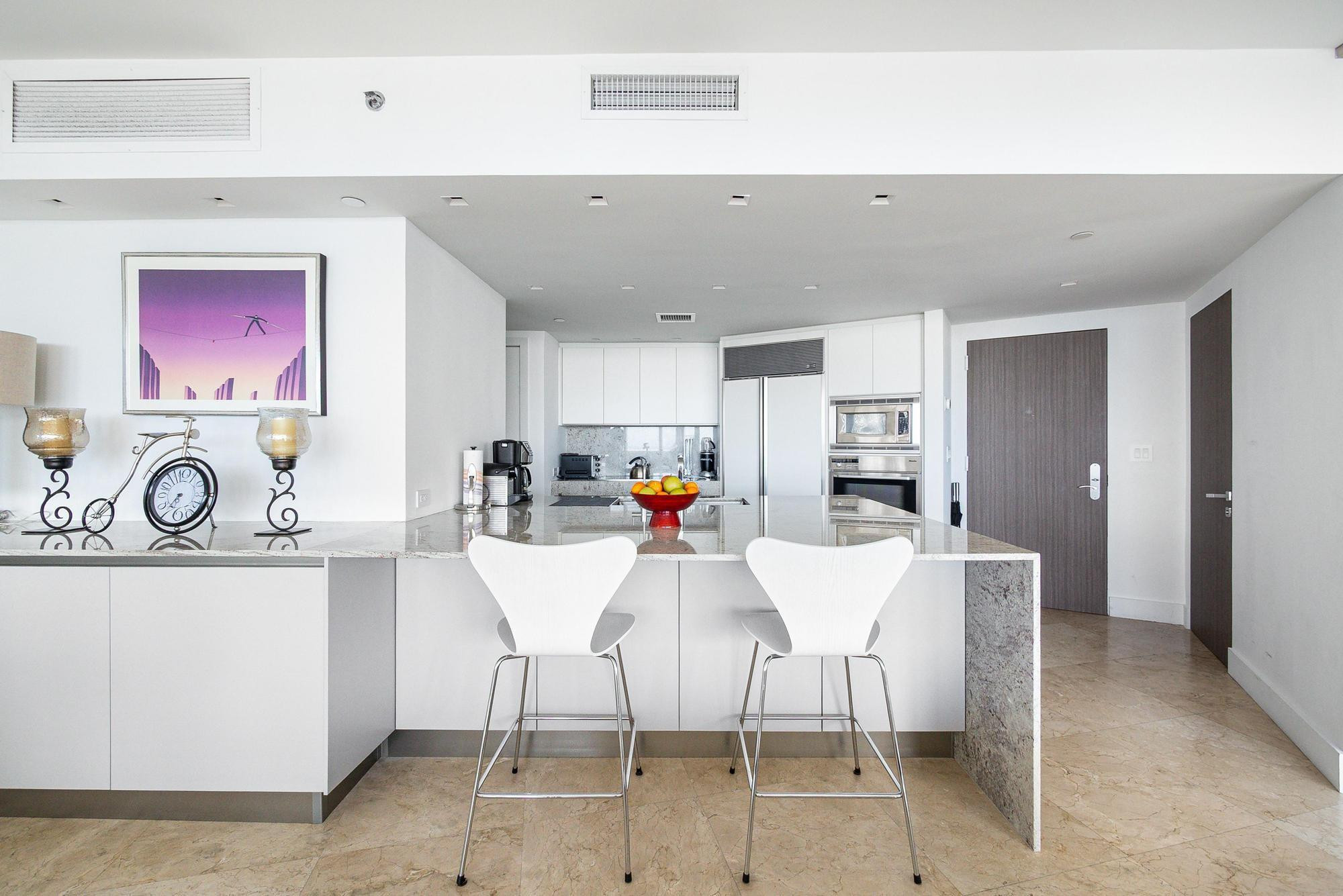 400 Alton Road, Unit 2208 Miami Beach, FL 33139 - Photo 4 of 36 Photo 4