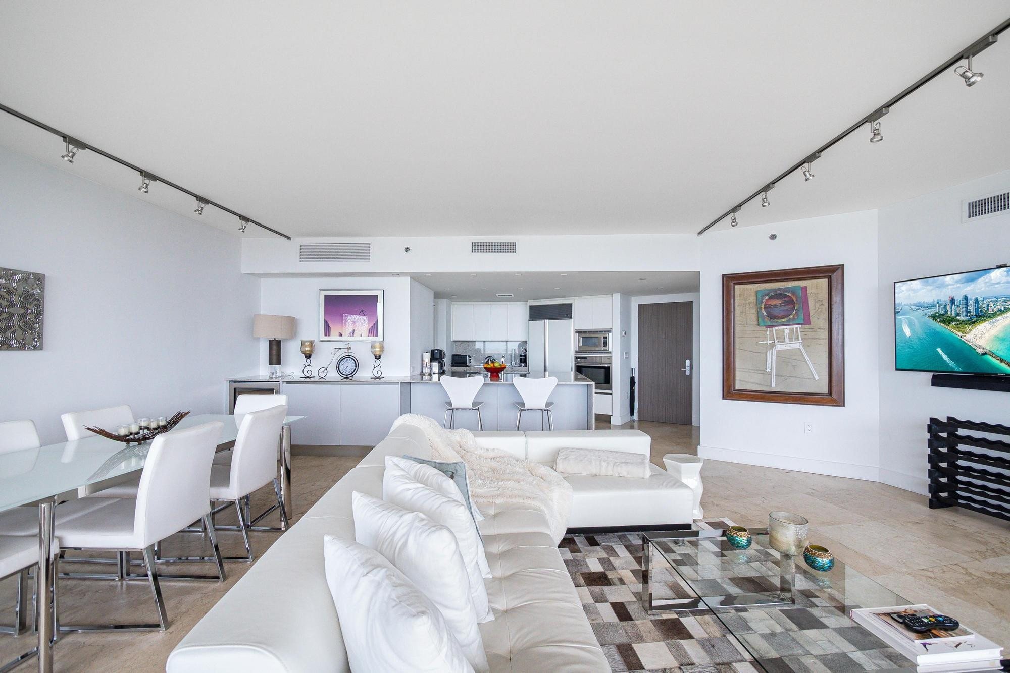 400 Alton Road, Unit 2208 Miami Beach, FL 33139 - Photo 6 of 36 Photo 6