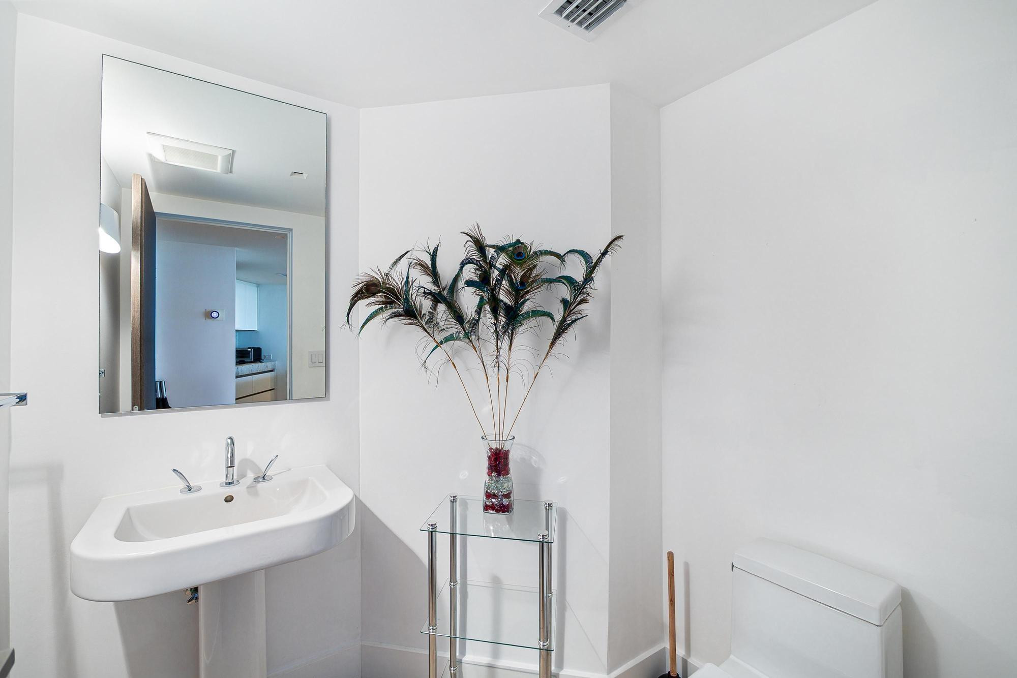 400 Alton Road, Unit 2208 Miami Beach, FL 33139 - Photo 8 of 36 Photo 8